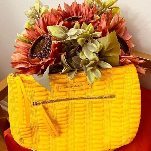 ELIZABETH ARDEN MELLOW YELLOW CLUTCH /MAKEUP BAG - Picture 1 of 4